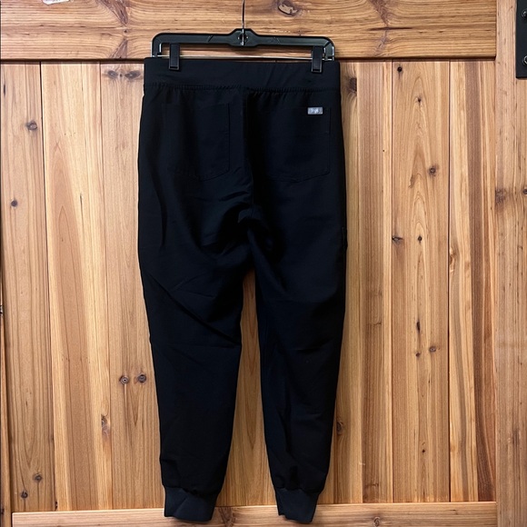 Figs Black Scrub Set ‼️Top XS & Pants S - Picture 9 of 12